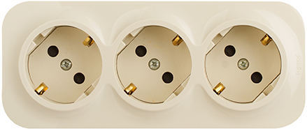 розетка 3-местная Legrand 782268 Quteo с з/к слоновая кость - внешний вид