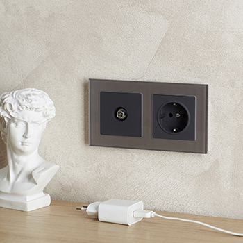 рамка 2-постовая IEK РУ-2-2-БрСе Brite - пример установки