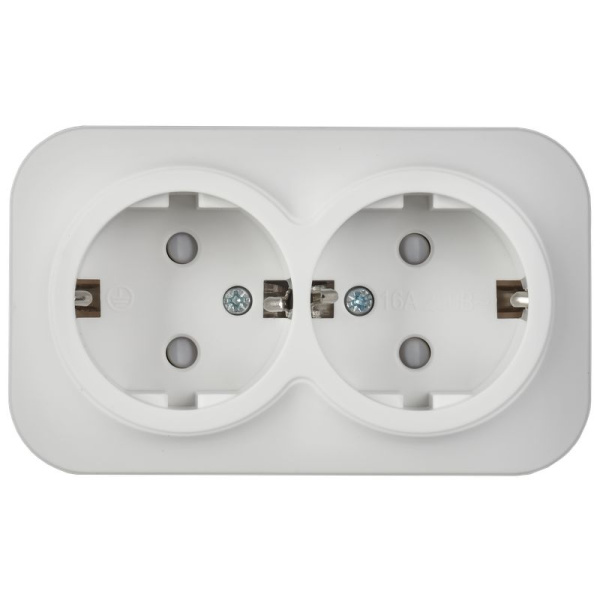 купить Глори белый розетка открытая 2-мест заземление шторки IP20  в Сыктывкаре Глори белый розетка открытая 2-мест заземление шторки IP20