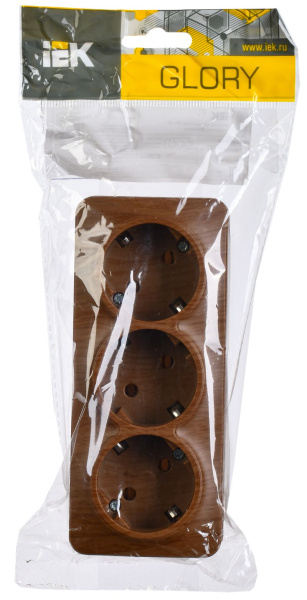 купить Глори дуб розетка открытая 3-мест заземление IP20 в Сыктывкаре Глори дуб розетка открытая 3-мест заземление IP20