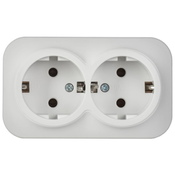 купить Глори белый розетка открытая 2-мест заземление IP20  в Сыктывкаре Глори белый розетка открытая 2-мест заземление IP20