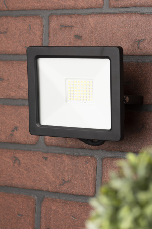 Прожектор свд 50Вт 6500К 4000лм черный IP65 110° Luma EKF 